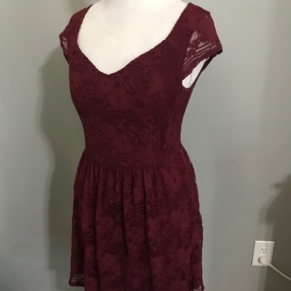 Hollister Dresses & Skirts - Hollister Maroon Lace Dress Size Medium